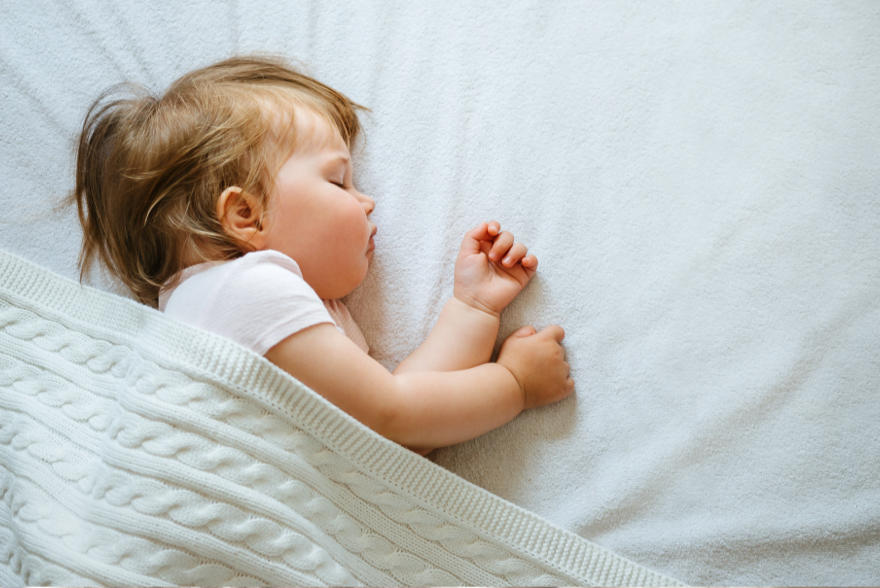 880x588 Wie viel Schlaf braucht ein Baby